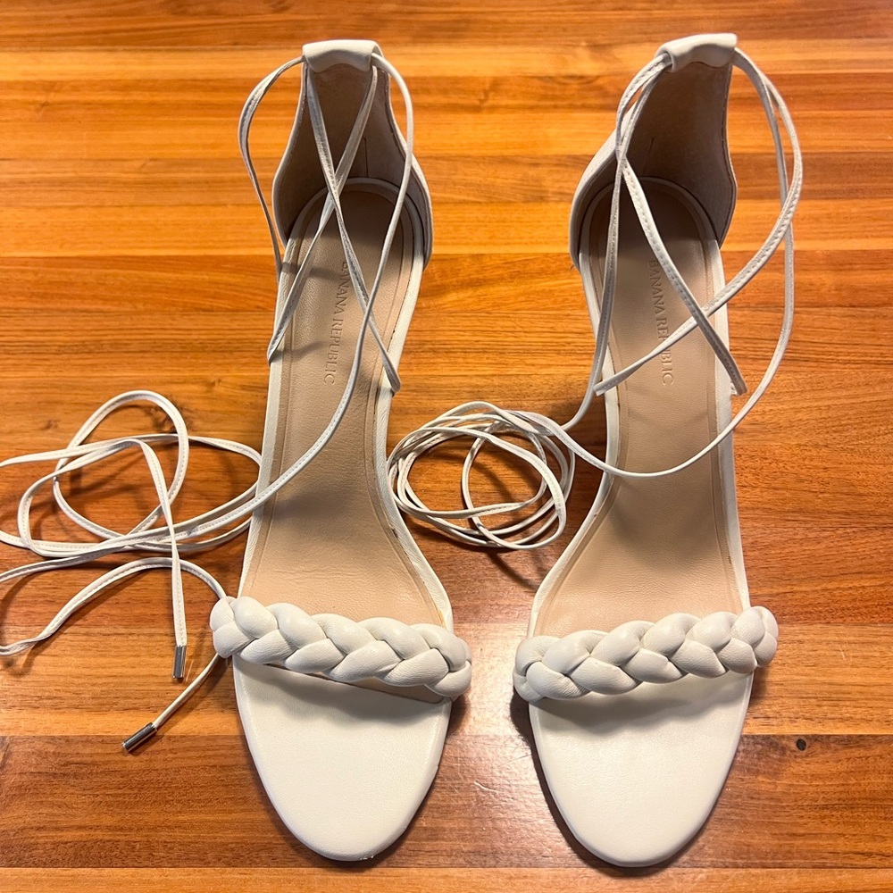Banana Republic, size 9, 3 inch heels.